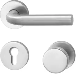 Fire protection fitting for wide style doors
