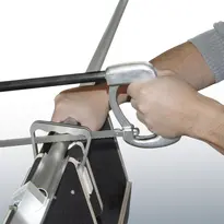 Built-in saw guide